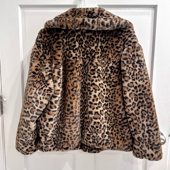 🦋Camila Coelho Leopard Print Short Coat l size-Small - Picture 6 of 6